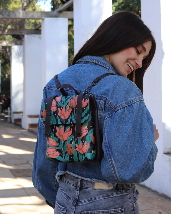 mumka-Bolso-mujer-Mochila Flores Rojas en Negro